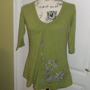💕 3/$25 💕Cozy Maternity Embellished Floral V Neck Top M